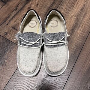 Hey Dude’s Wendy size 8
